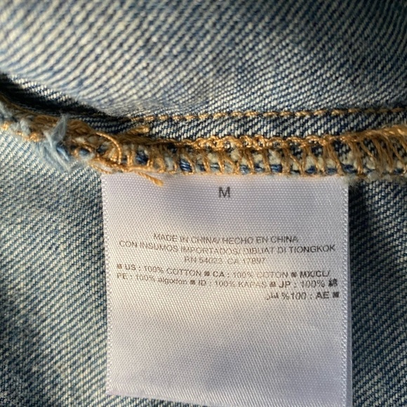 NWT - Classic Distress Jean Jacket for Women, Size Medium - Picture 9 of 10